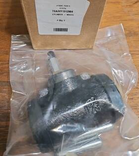 1312904 Aftermarket Hyster Wheel Cylinder