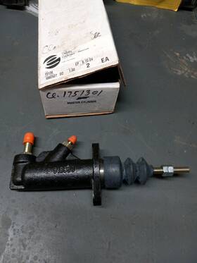 Cl1751301 Aftermarket Clark Forklift Master Cylinder 7/8 Bore
