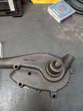Cnf600k05203 Aftermarket Komatsu And Allis-chalmers Forklift Water Pump Ac4909776 Continental