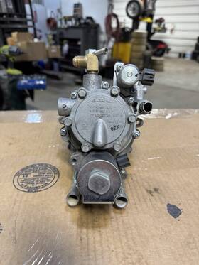 23580-u2200-71 Aisan Forklift Lpg Regulator Vaporizer For Toyota Good Used