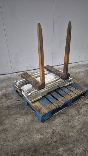 70d-ffs-3a-36668 Cascade 70d-ffs-3a Fork Positioner Class Ii 6 000 Lb Capacity Good Condition