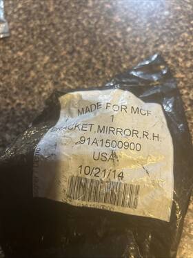 Sk-35231213je Cat 91a1500900 Caterpillar Rh Mirror Bracket