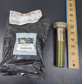 920120400 Cat 2 Lift Trucks 10.9 Hex Bolts 1-1/4 Inch Diameter X 5 Long #920120400