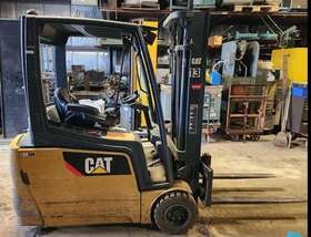 2et4000 Caterpillar 2015 4000# 48v 3-wheel Forklift 189 Inch Lift 6488 Hours