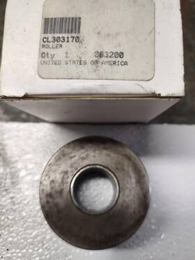 303170 Clark Forklift Mast Roller