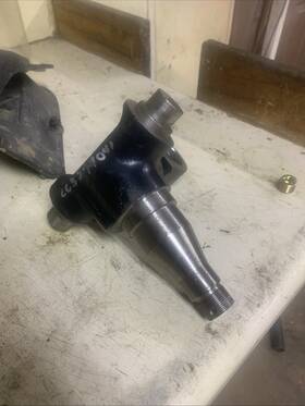 129547 Crown New Integrity Rh Spindle Forklift Part