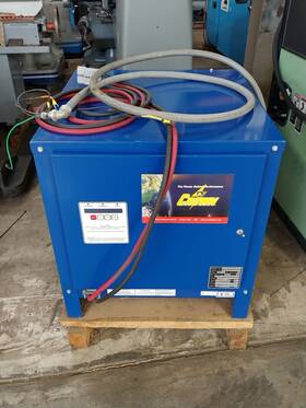 Bg220000011 Crown 24v Automatic Forklift Battery Charger 750 Amp Hours