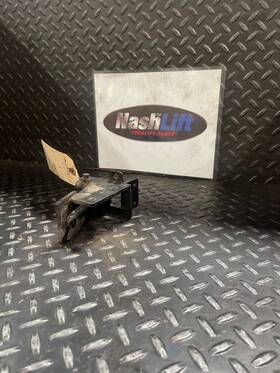 A212956 Daewoo Bracket As Parking Lever Fits Good Used Hbu1 158