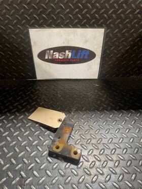 A333251 Daewoo Plate Cover Fits Good Used Hbu1 158