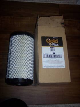 P782299 Donaldson 742330250730 Air Filter Primary Radialseal Napa Gold # 9295 As Shown