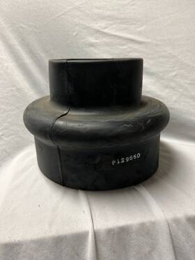P129660 Donaldson Reducer