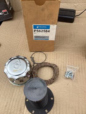 P562584 Donaldson Filler Breather Assembly
