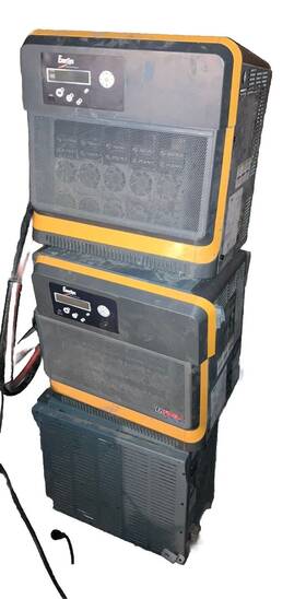 E13-kp-4g Enersys Charger E13-kp-4g. 3 Phase 208-240v