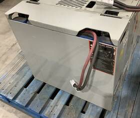 E90-5 Enersys Ironclad Workhog Forklift Battery 180ah 7.2-9.0a 24v