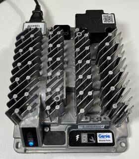 904-0033 Genie Delta-q Industrial Battery Charger 100-240 Vac 24 Vdc Ic0650-024-comm