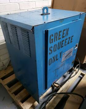 Gfc18-900t1 Gould Shawmut 45v 208/240/460v Forklift Battery Charger - Needs Work
