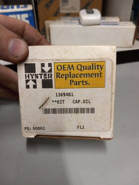 1369481 Hyster Forklift Oil Fill Cap