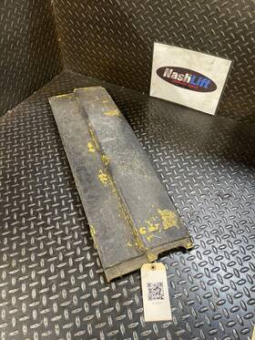 1375879 Hyster Panel-low Front Fits Good Used Hb1c 104