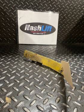 1590145 Hyster Bracket Lh Fender Cover Fits Good Used Hbu1 182