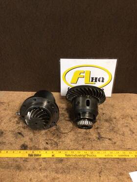 Hyster 1623817 H90ft 12.8 Ring And Pinion With Differential Cover