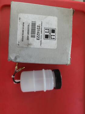 2314223 Hyster Oem Reservoir - Master Cylinder With Level Switch