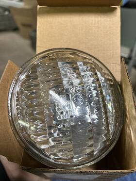 35-514 Hyster Total Source Sealed Beam Light