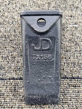 T230x156 John Deere Tx156 Hensley-style Top-mount Standard Bucket Tooth Fits