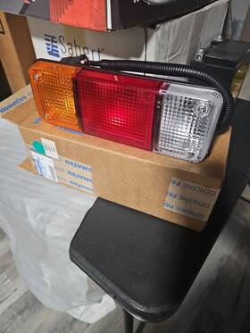 424-06-43231 Komatsu Lamp