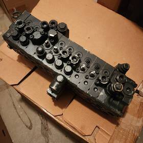 Add30451 Komatsu Spool Hydraulic Control Valve Assembly 17521 11370 11410