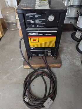 6-380f19a22 Lifeguard Ferroresonant Charger 12v 50a La 6 Cells 120/208/240 V