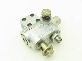 0009443041 Linde 0009443041/e20c Electric Forklift Flow Control Valve Removed From E20c
