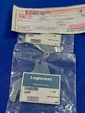 9144602900 Logisnext Genuine Parts 2 Cat #9144602900 Brake Levers Assemblys L And R