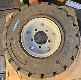5008-375-mil-crt Millennium / Trelleborg Cool Runner 5.00-8 Forklift Solid Rubber Tire Hd Split Rim
