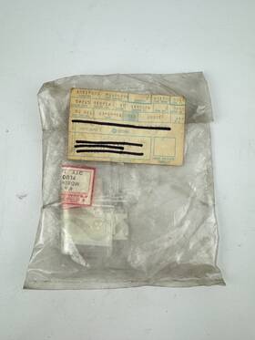 Md606954 Mitsubishi / Mopar Plug Kit Lot Of 3