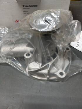 Md997610 Mitsubishi Caterpillar Forklift Water Pump 4g33 Motor