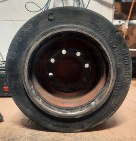 Monarch Rubber 13-1/2x5-1/2x8 #13-1/2x5-1/2x8 343x140x203 Solid Wheel On Steel S15