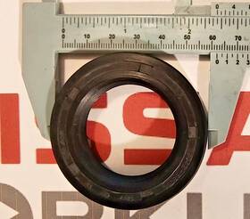13042-b3000 Nissan Forklift Crankshaft Seal