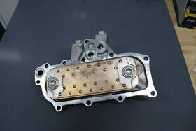 21305-54t02 Nissan Oem Oil Cooler With Regulators For Qd32 Engine
