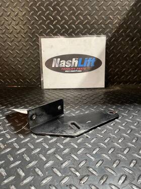 48961-11h01 Nissan Clp Right Bracket 4896111h01 Fits Good Used Hbu1 191