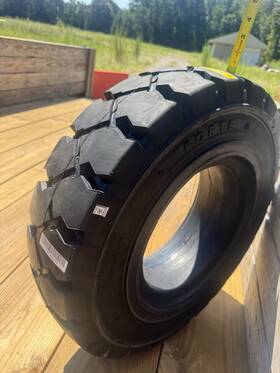 N-m12x Numa Forte 7.00-12 Forklift Solid Tire
