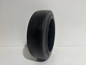 18x6x12.125 Solideal Forklift Tire 18 X 6 12-1/8 Solid Smooth 457/152-308