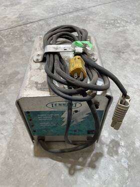 Scr362017 Tennant 36v Dc Battery Charger 18 Cell 120v Input 240 Amp Hr Used