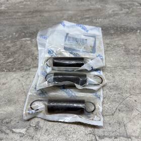 1337225 Total Source Lot Of 3 Spring For Hyster New