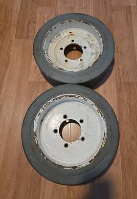 Total Source 14 4.5 14x4.5 Forklift Non-marking Wheel And Tiregray 98% Life Used Qty 2