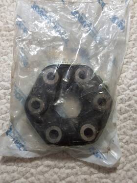 Tc20117-20041 Total Source 20117-20041 Tcm / Nissan Unicarriers Nos Oil Pump Rubber Coupler