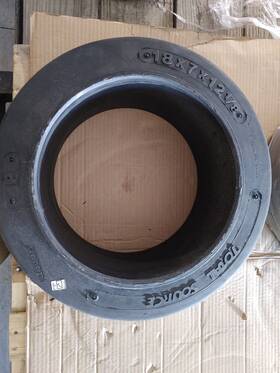 Yt580042054 Total Source Smooth L240108628 18 X 7 12-1/8 Press On Forklift Tire V2g
