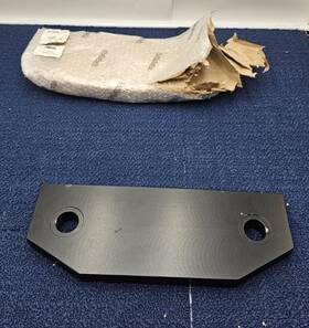 Ni40070-fj100 Totalsource Tsa/ni40070-fj100 Plate - Axle Ctr Fits Nissan Mcp1f2a25lw Forklift