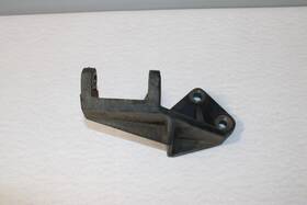 12501-uc020 Toyota Used 1dz Alternator Bracket Diesel 7fdu 8fdu