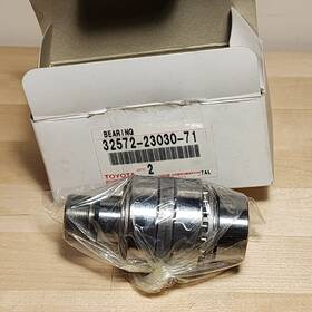 32577-23630-71 Toyota Forklift Shaft With 2x Bearings And 1x Spacer