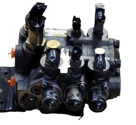 67620-15290-71 Toyota 67650-33270-71 7 Series Forklift Nishina Hydraulic Valve 3 Spool Oem
